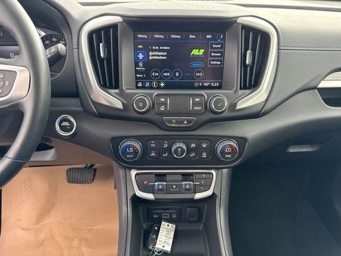 Used 2023 GMC Terrain SLT AWD/4WD image 14