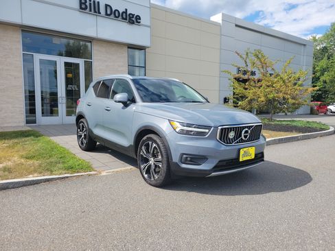 Used 2022 Volvo XC40 T5 Inscription w/ Climate Package AWD/4WD image 9