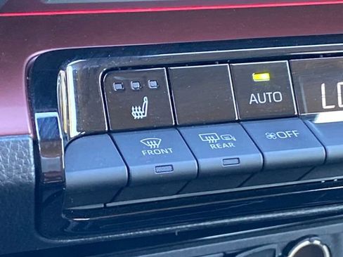 Used 2023 Toyota Prius Prime Premium image 24