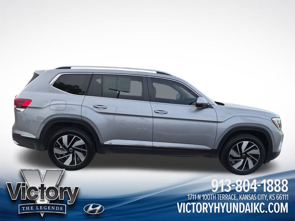 Used 2024 Volkswagen Atlas SEL AWD/4WD image 6
