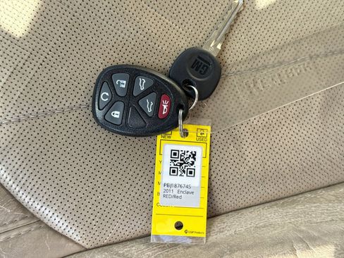 Used 2011 Buick Enclave CXL FWD image 35