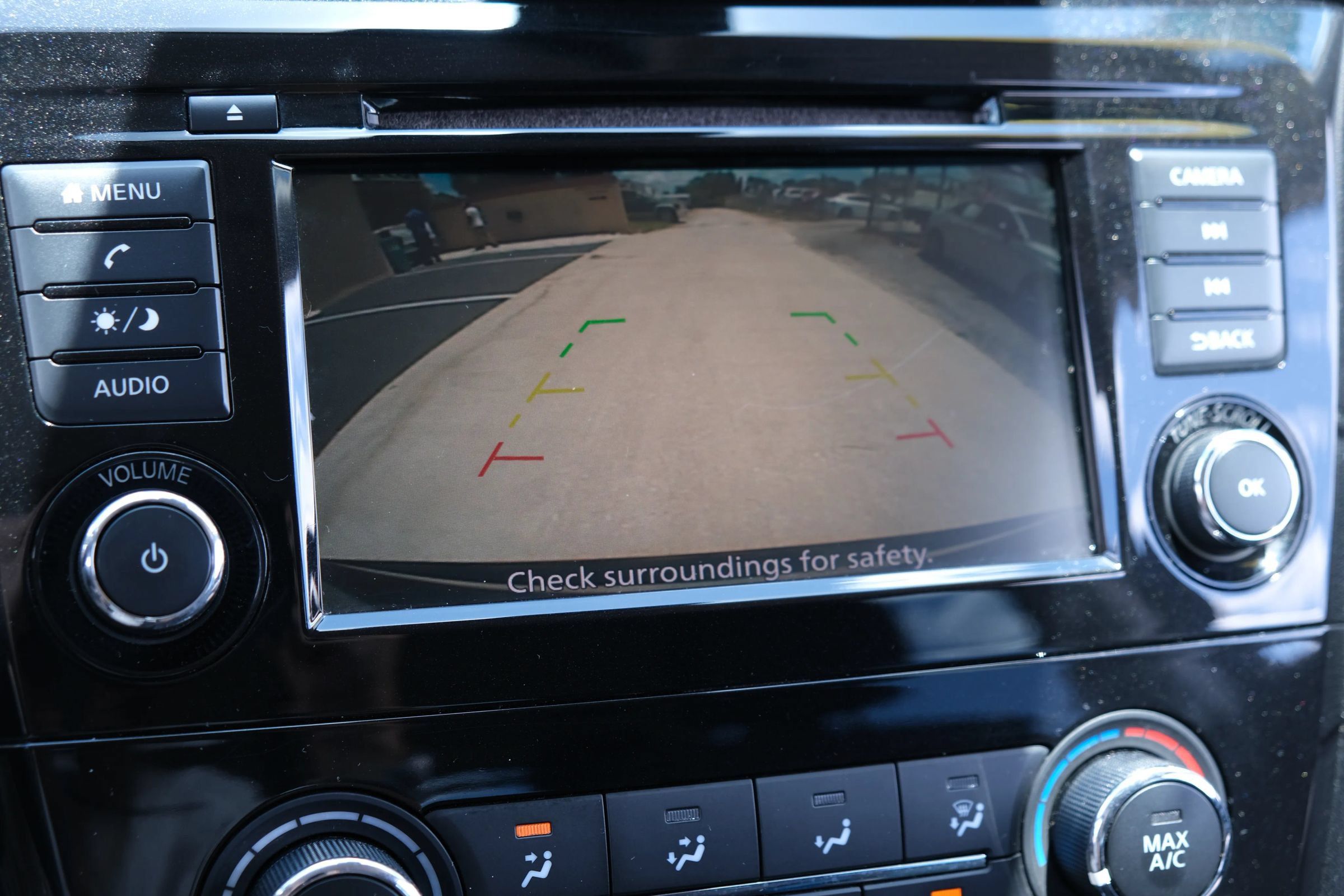 Used 2020 Nissan Rogue S FWD image 17