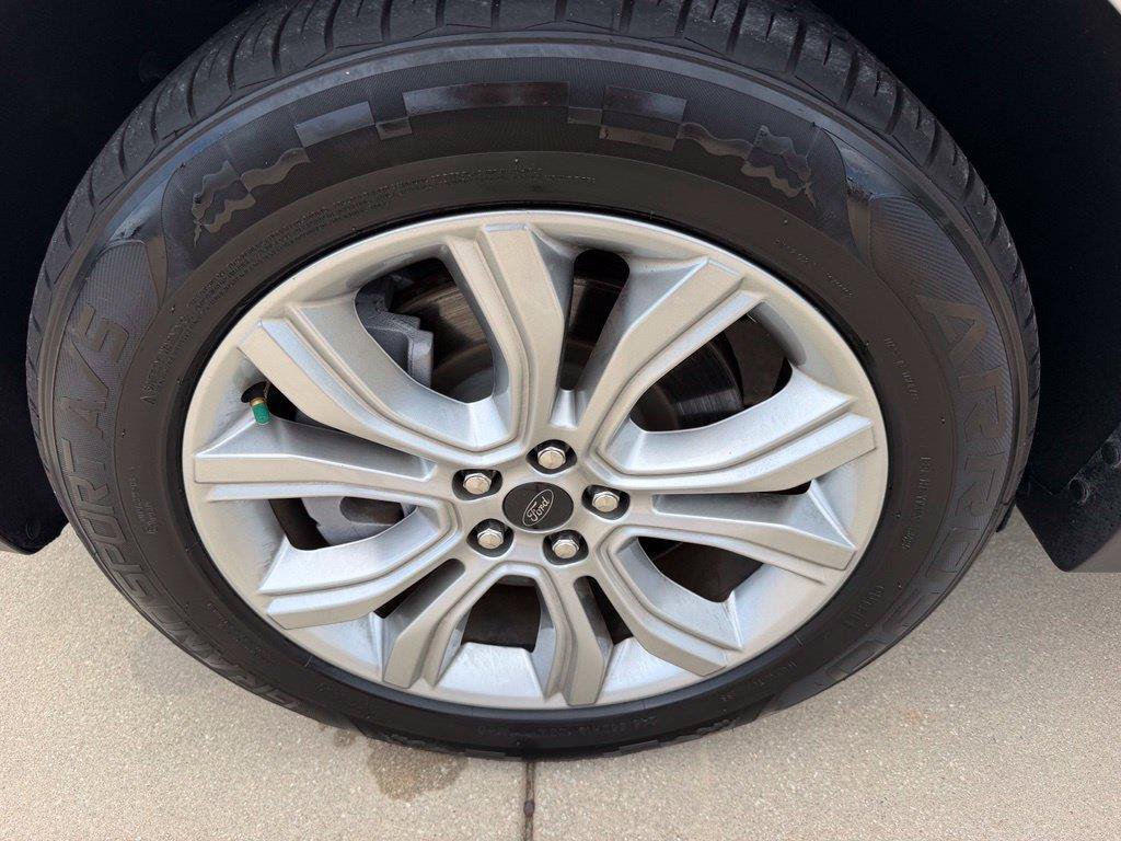 Used 2023 Ford Edge Titanium AWD/4WD image 28