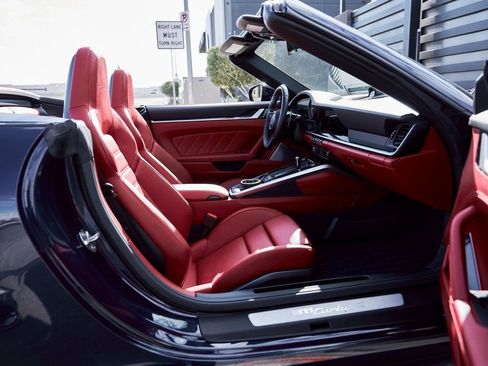 Used 2021 Porsche 911 Turbo S image 25