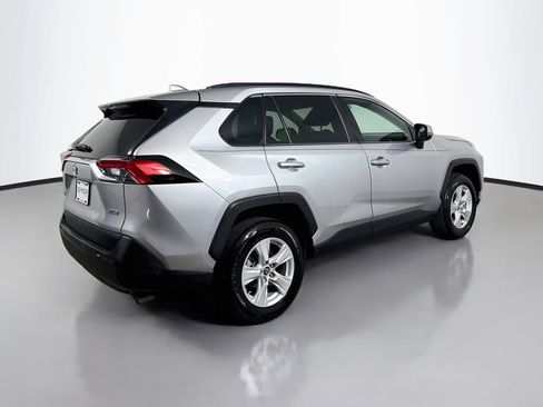 Used 2020 Toyota RAV4 XLE w/ Convenience Package FWD image 7