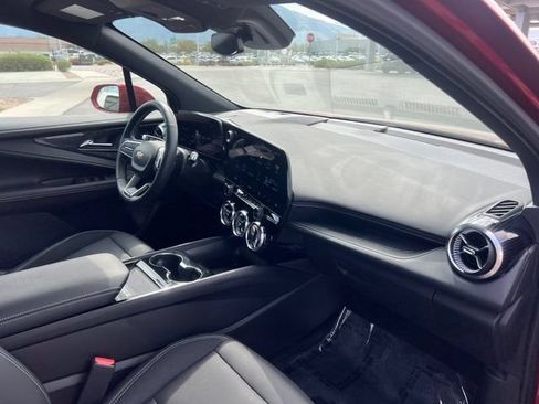 Used 2024 Chevrolet Blazer EV LT AWD/4WD image 31