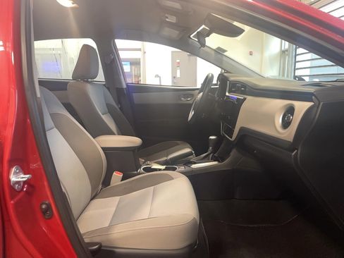 Used 2017 Toyota Corolla LE image 17