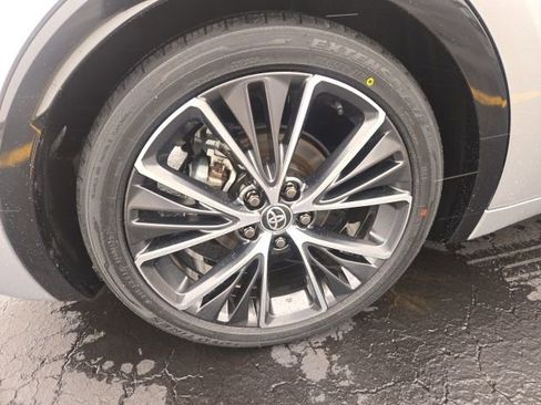 Used 2023 Toyota Prius Limited image 7