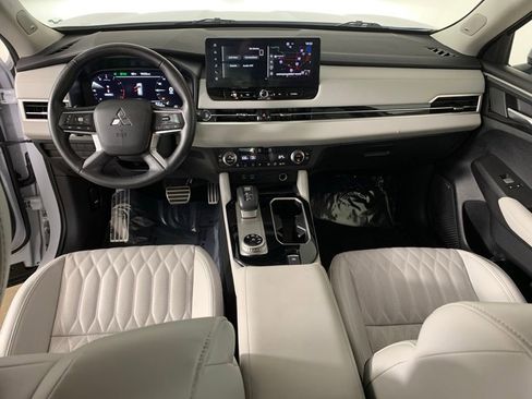 Used 2025 Mitsubishi Outlander SEL FWD image 36