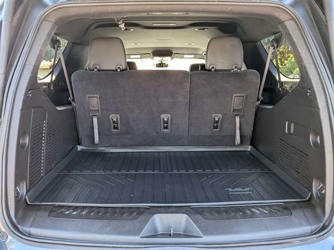 Used 2021 Chevrolet Suburban LT RWD image 14