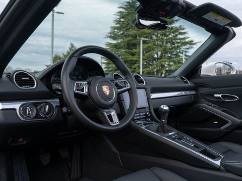 Certified 2024 Porsche 718 Boxster image 4