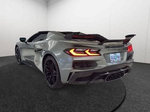 Used 2023 Chevrolet Corvette Z06 w/ Z07 Performance Package RWD image 5