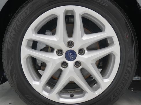 Used 2016 Ford Fusion SE FWD image 24