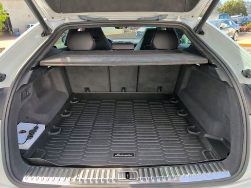 Used 2022 Lamborghini Urus image 26