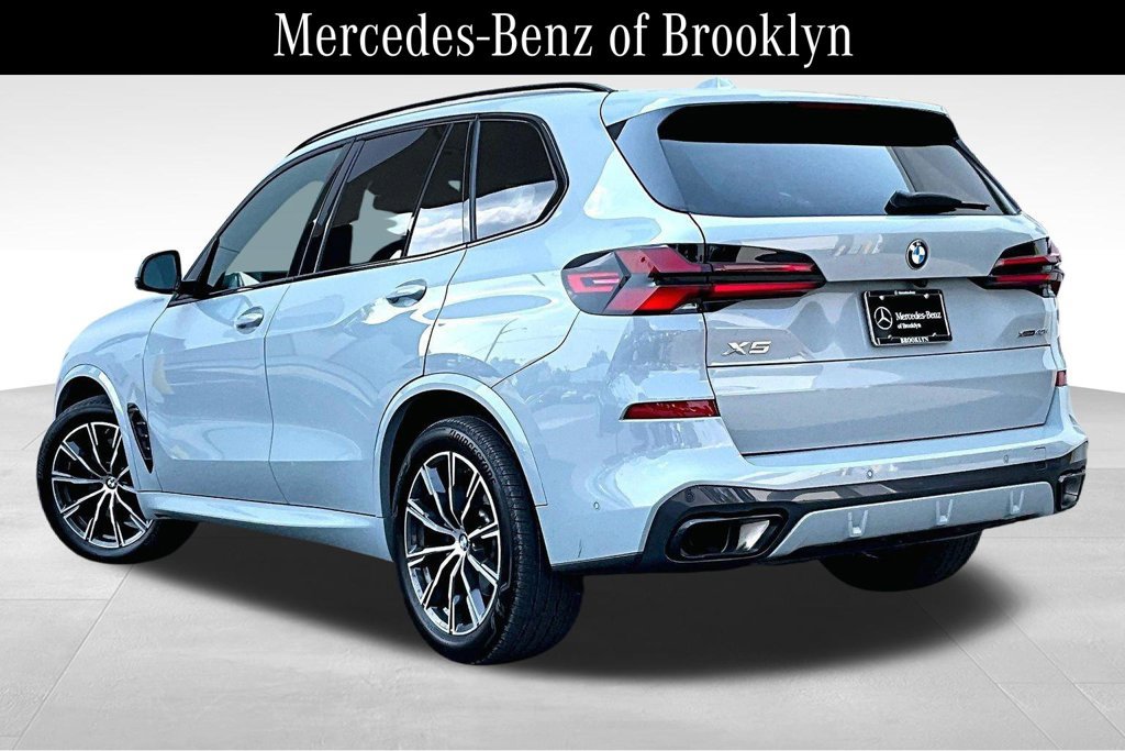 Used 2025 BMW X5 xDrive40i w/ M Sport Package AWD/4WD image 12