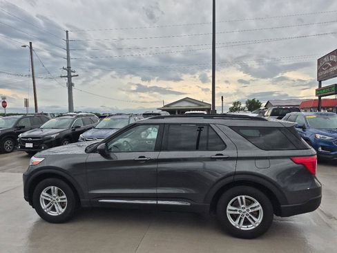 Used 2020 Ford Explorer XLT w/ Equipment Group 202A AWD/4WD image 9
