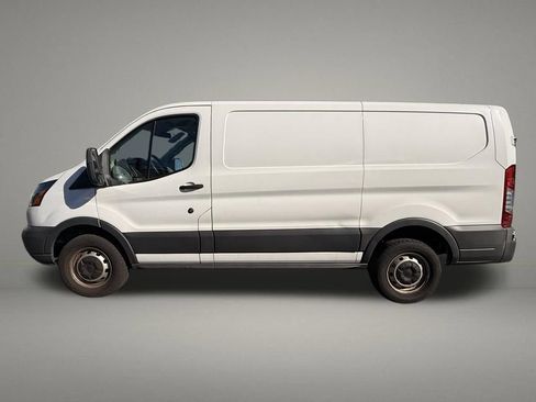 Used 2018 Ford Transit 250 130 Low Roof RWD image 2
