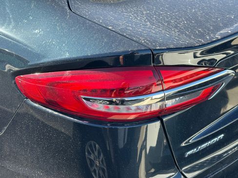 Used 2020 Ford Fusion SE image 7