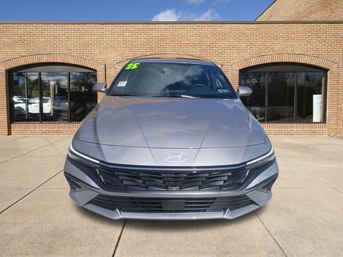 New 2025 Hyundai Elantra Limited image 9