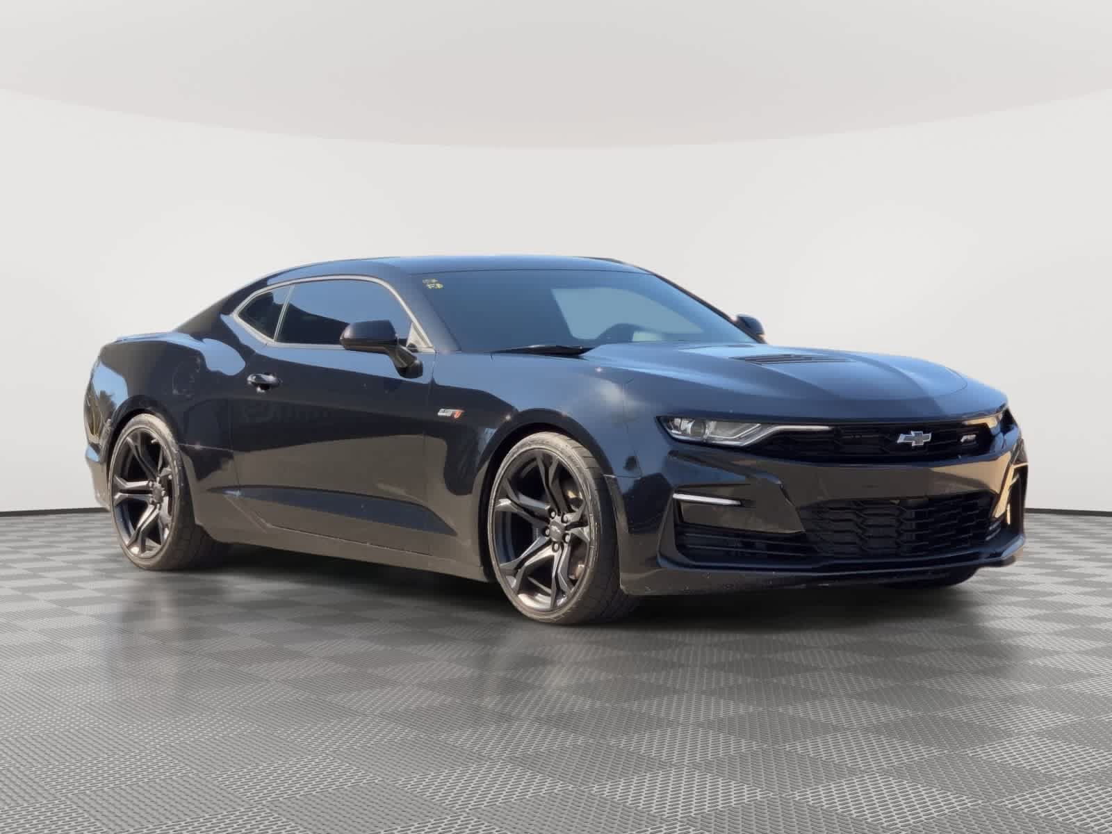 Used 2021 Chevrolet Camaro LT w/ RS Package RWD image 3