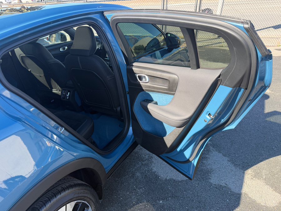 Used 2023 Volvo C40 P8 Recharge Plus AWD/4WD image 36