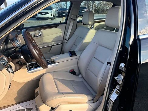 Used 2016 Mercedes-Benz E 250 Sedan w/ Premium Package image 37