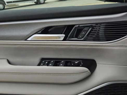 New 2026 Jeep Grand Wagoneer Limited AWD/4WD image 12