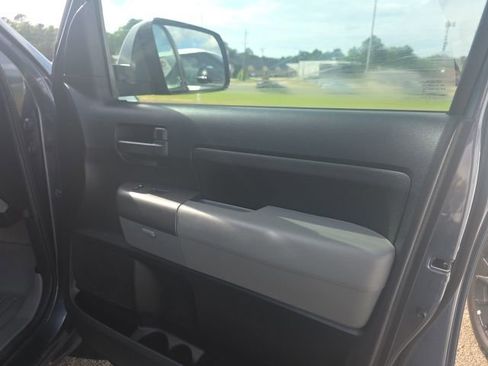 Used 2010 Toyota Tundra 4x4 Double Cab image 22