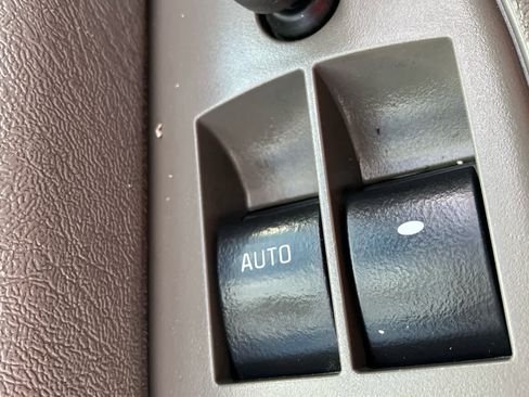 Used 2021 Chevrolet Express 2500 w/ Driver Convenience Package image 12