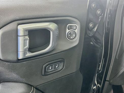 Used 2023 Jeep Wrangler Unlimited Sahara AWD/4WD image 18