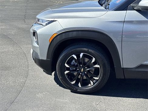 Used 2023 Chevrolet TrailBlazer LT w/ Convenience Package image 9