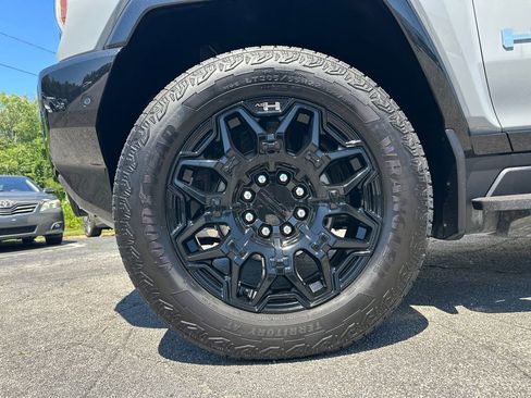 New 2026 GMC Hummer EV 4x4 Crew Cab image 12