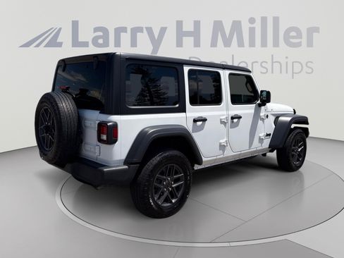 Used 2024 Jeep Wrangler Unlimited Sport AWD/4WD image 6
