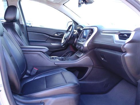 Used 2023 GMC Acadia SLT AWD/4WD image 10
