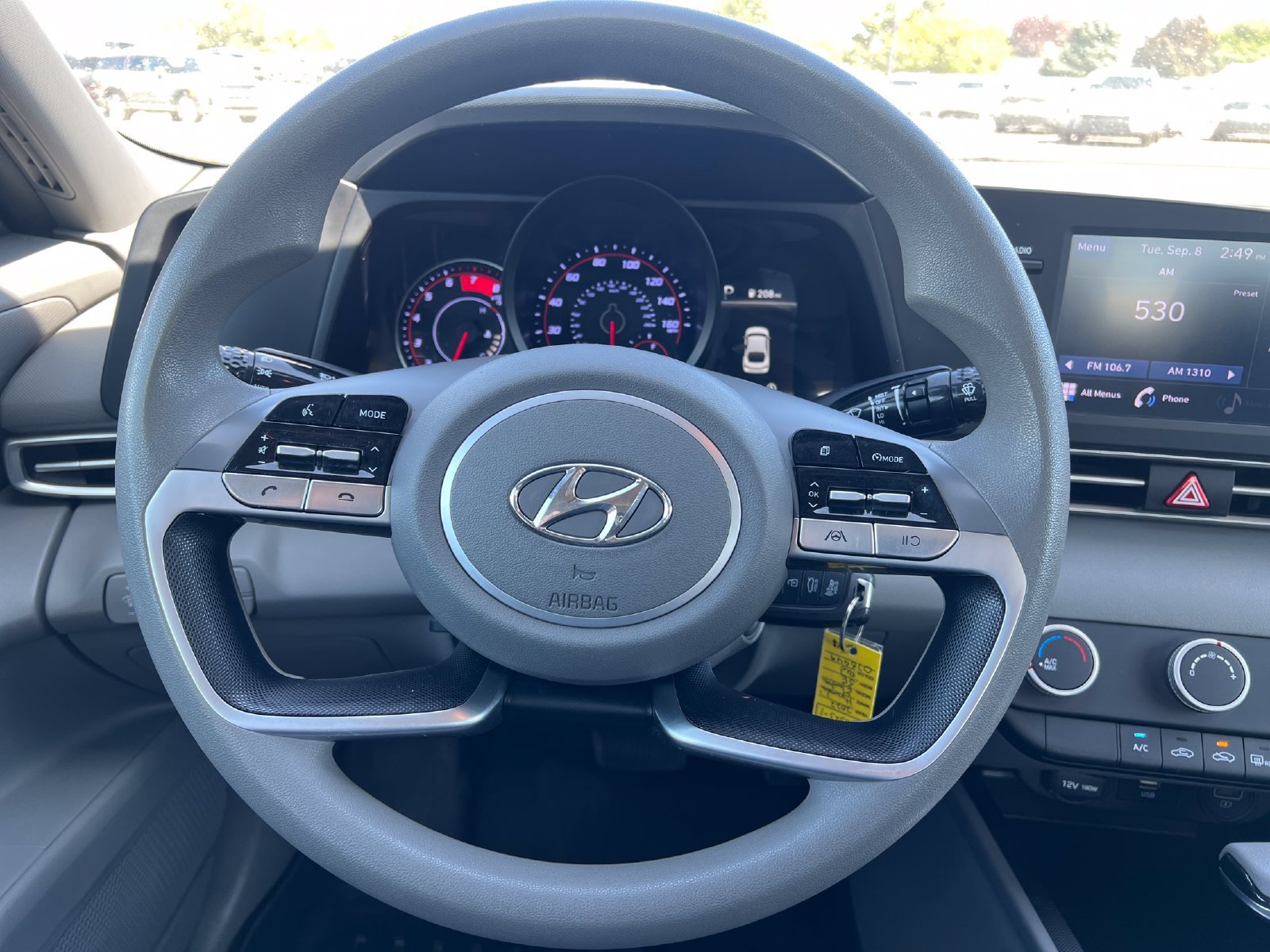 Used 2022 Hyundai Elantra SE FWD image 14