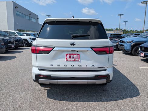 Used 2025 Toyota Sequoia Limited AWD/4WD image 4