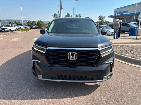Used 2024 Honda Pilot Touring image 2