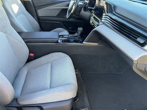 Used 2025 Toyota Camry LE image 12