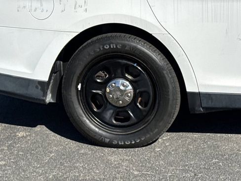 Used 2017 Ford Taurus Base w/ Trunk Upfit Package image 5