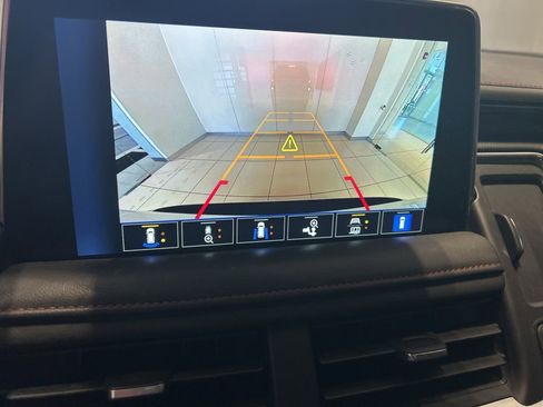 Used 2022 Chevrolet Tahoe RST w/ Luxury Package image 9