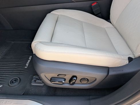 Used 2026 Lexus RX 350 FWD w/ Convenience Package image 10