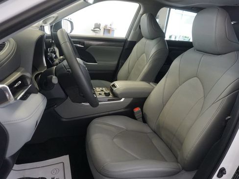 Used 2023 Toyota Highlander Limited AWD/4WD image 21