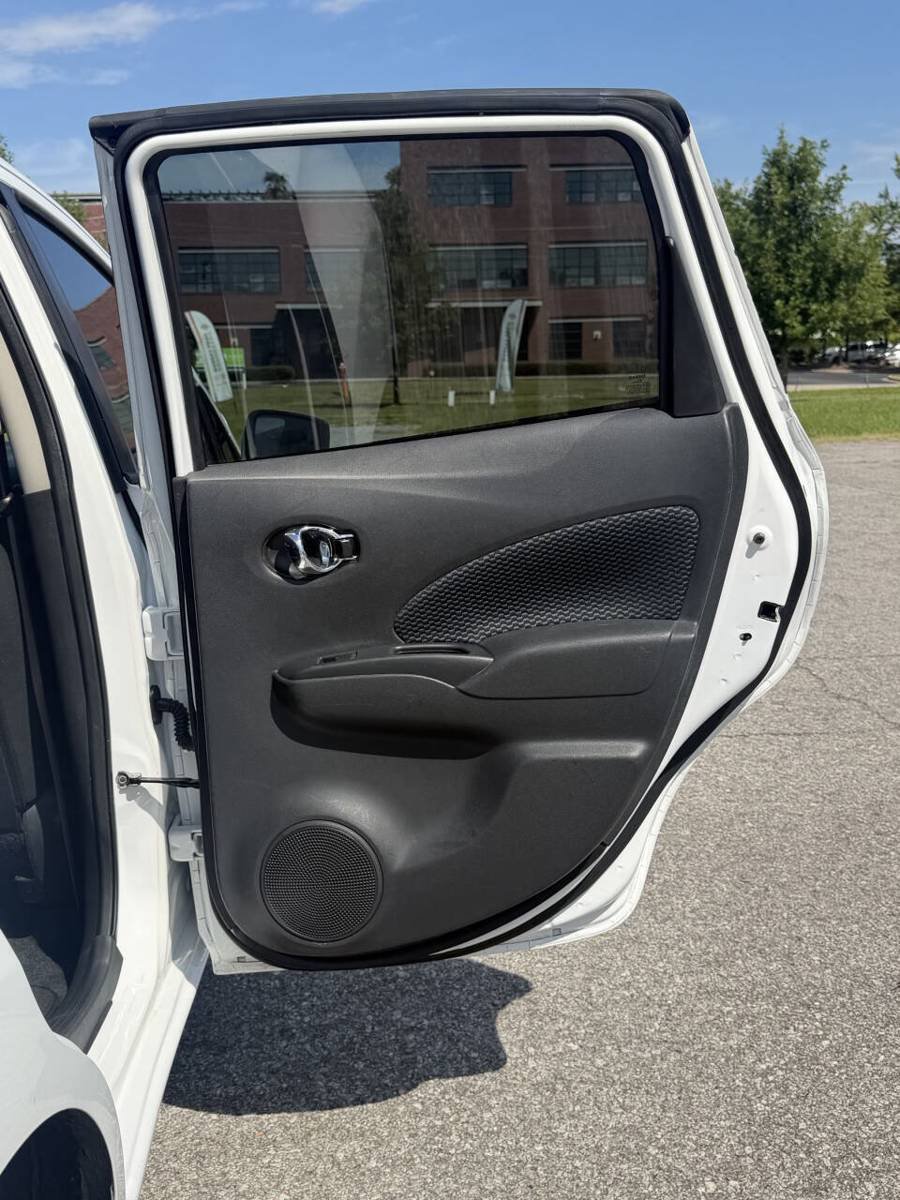 Used 2017 Nissan Versa Note SV FWD image 23