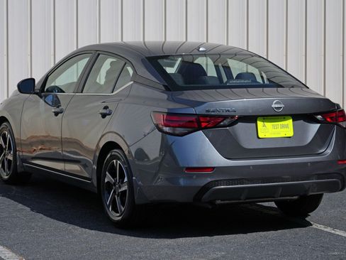 Used 2025 Nissan Sentra SV FWD image 43