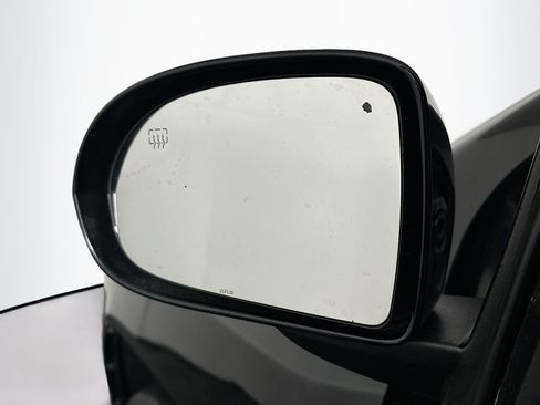 Used 2017 Jeep Compass Latitude FWD image 16