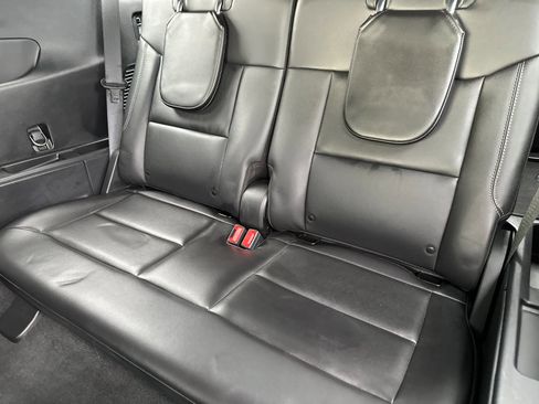 Certified 2022 Ford Explorer XLT w/ Equipment Group 202A image 15