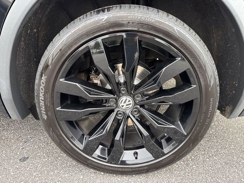 Used 2021 Volkswagen Tiguan SE R-Line image 9