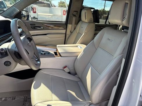 Used 2022 Cadillac Escalade Sport Platinum w/ LPO, ONYX Package AWD/4WD image 16