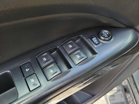 Used 2017 GMC Canyon SLT w/ Driver Alert Package image 17