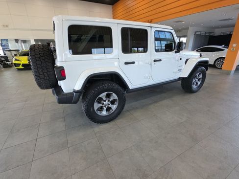 Used 2019 Jeep Wrangler Unlimited Sahara AWD/4WD image 8